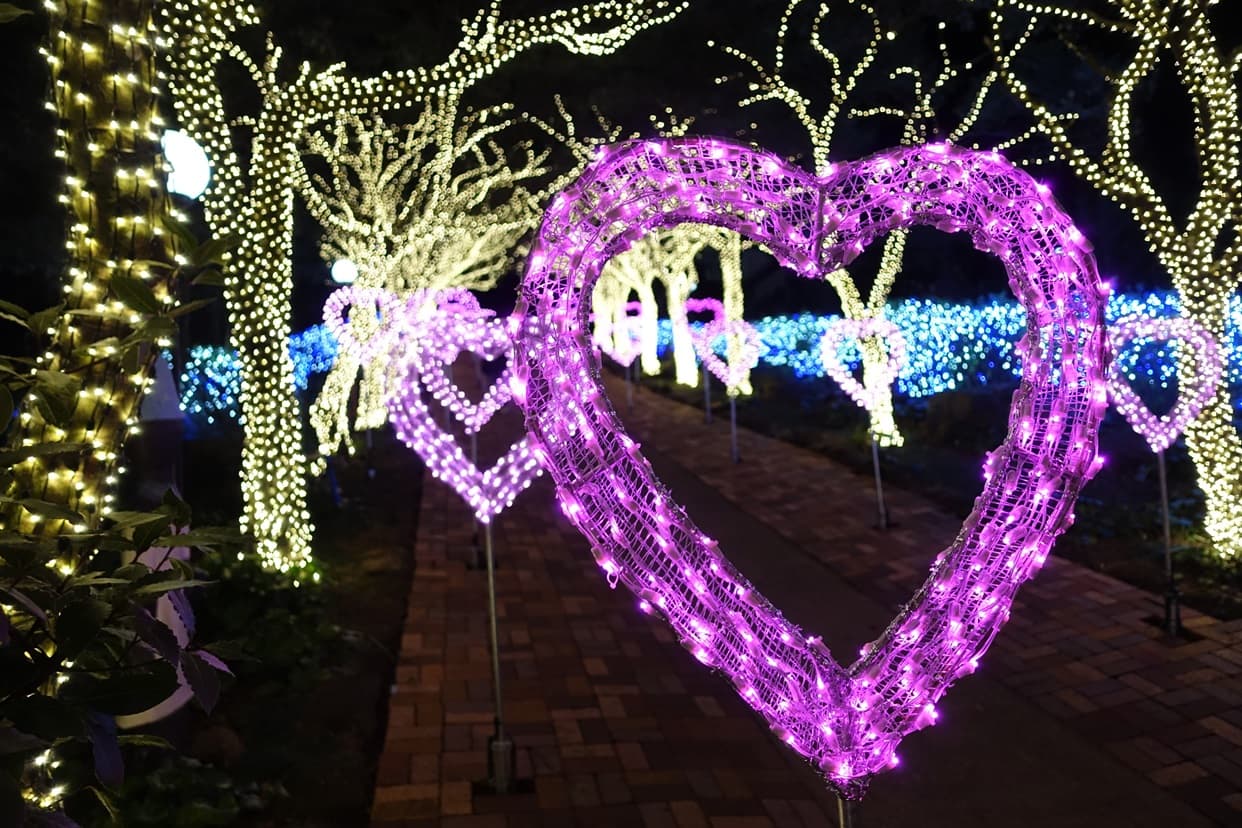 허브동산 미디어 파사드 (media facade) - 이미지 1