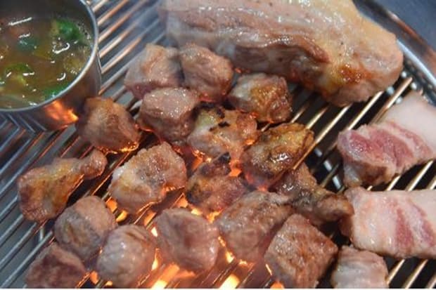 돈사촌 외도점 - 이미지 1