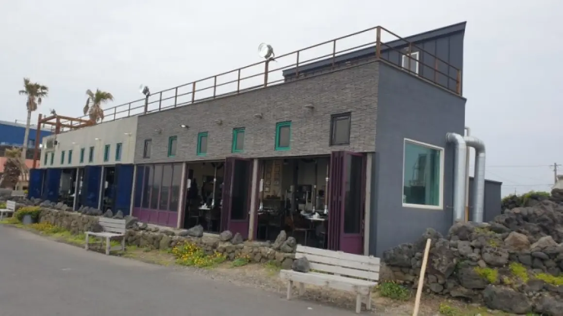 바다를본돼지(판포점) - 이미지 1