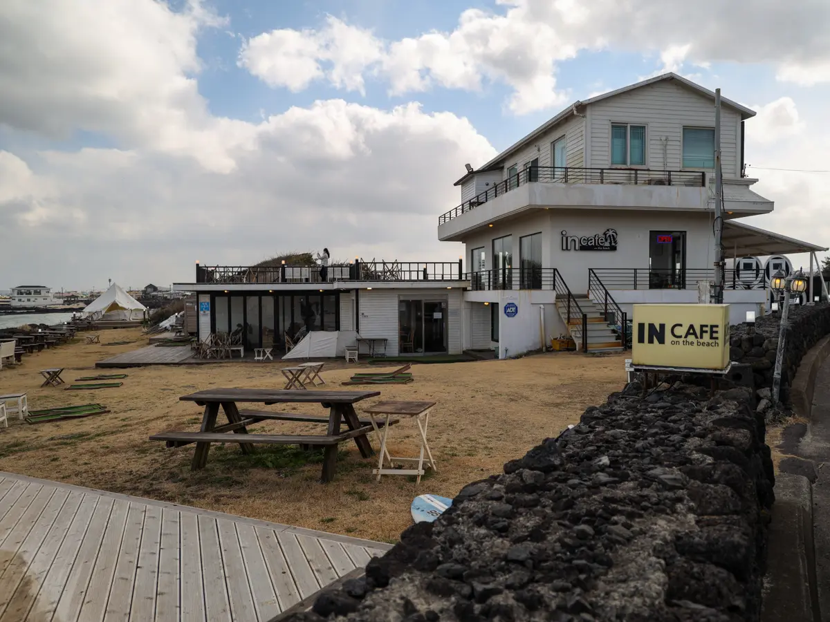 인카페온더비치 - 이미지 1