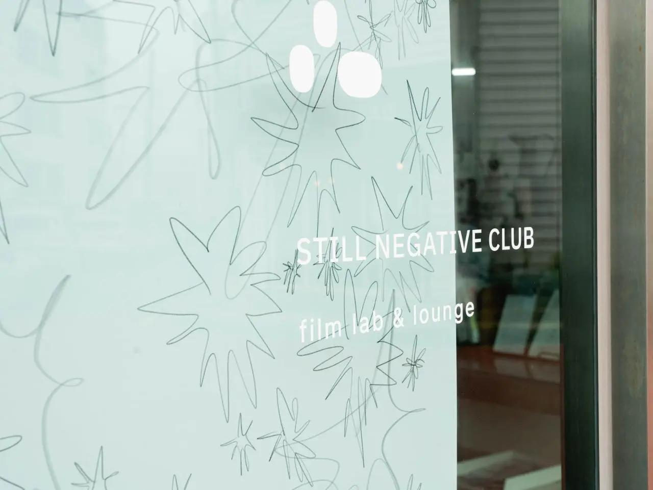 스틸네거티브클럽 - 이미지 1